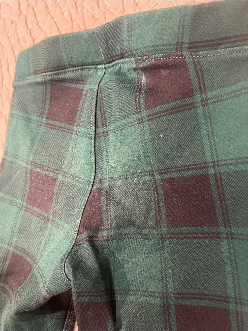 The Children's Place Matching Set: Blk top w/Grn/Blk Plaid Ponte Leggings